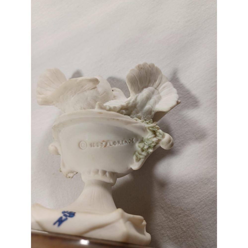 Vintage Giuseppe Armani Florence Italy Doves Figurine 1988 Capodimonte Wood Base - Picture 8 of 9
